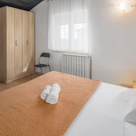 Leko By Interhome Daire Poreč